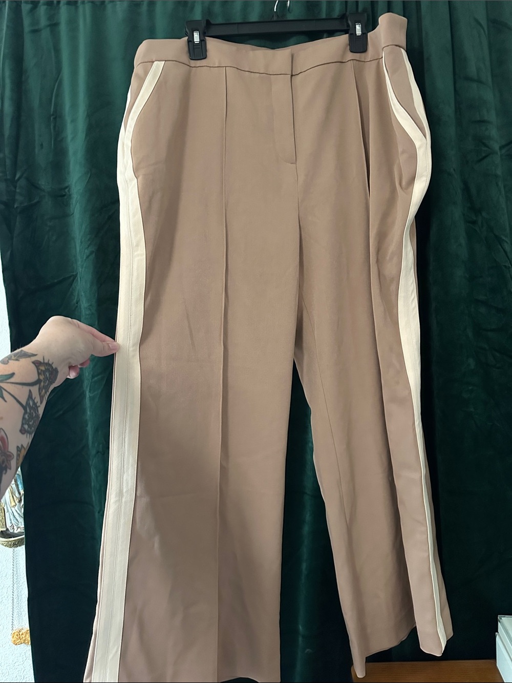 Wide-Leg Side-Stripe Pants - Brown